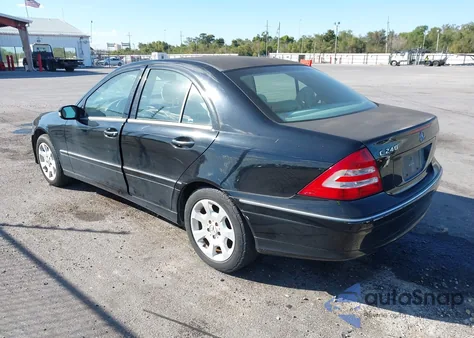 2005 Mercedes-Benz C 240 Luxury from USA, damaged, VIN WDBRF61J15A727423
